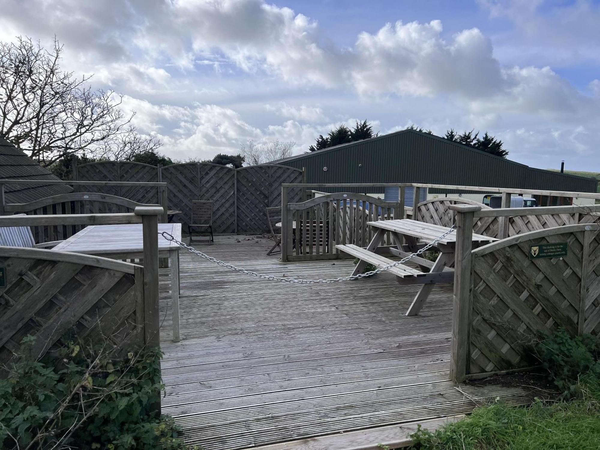 Bike Shed - Beautiful 1-Bed Cottage In Shorwell Exterior photo